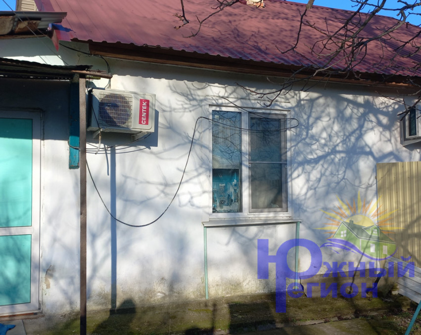 Дом (квартира на земле) в пгт Черноморский